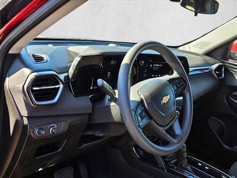 Used 2025 Chevrolet TrailBlazer LT image 9