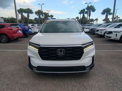 Used 2023 Honda Pilot Elite image 3