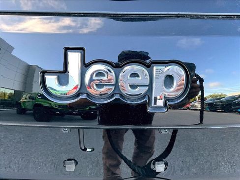 Used 2021 Jeep Grand Cherokee Limited AWD/4WD image 27