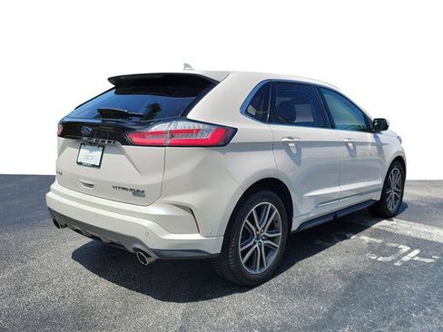 Used 2019 Ford Edge Titanium w/ Equipment Group 301A FWD image 19