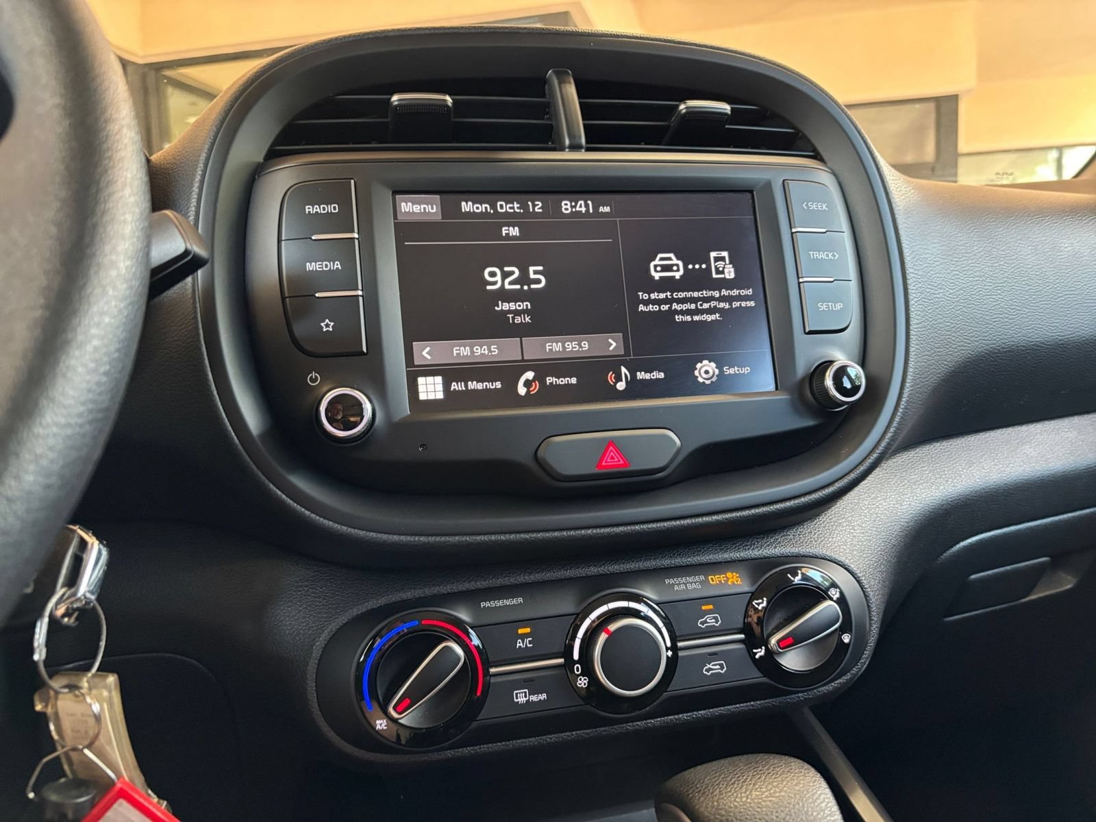 Used 2025 Kia Soul LX w/ LX Technology Package FWD image 16