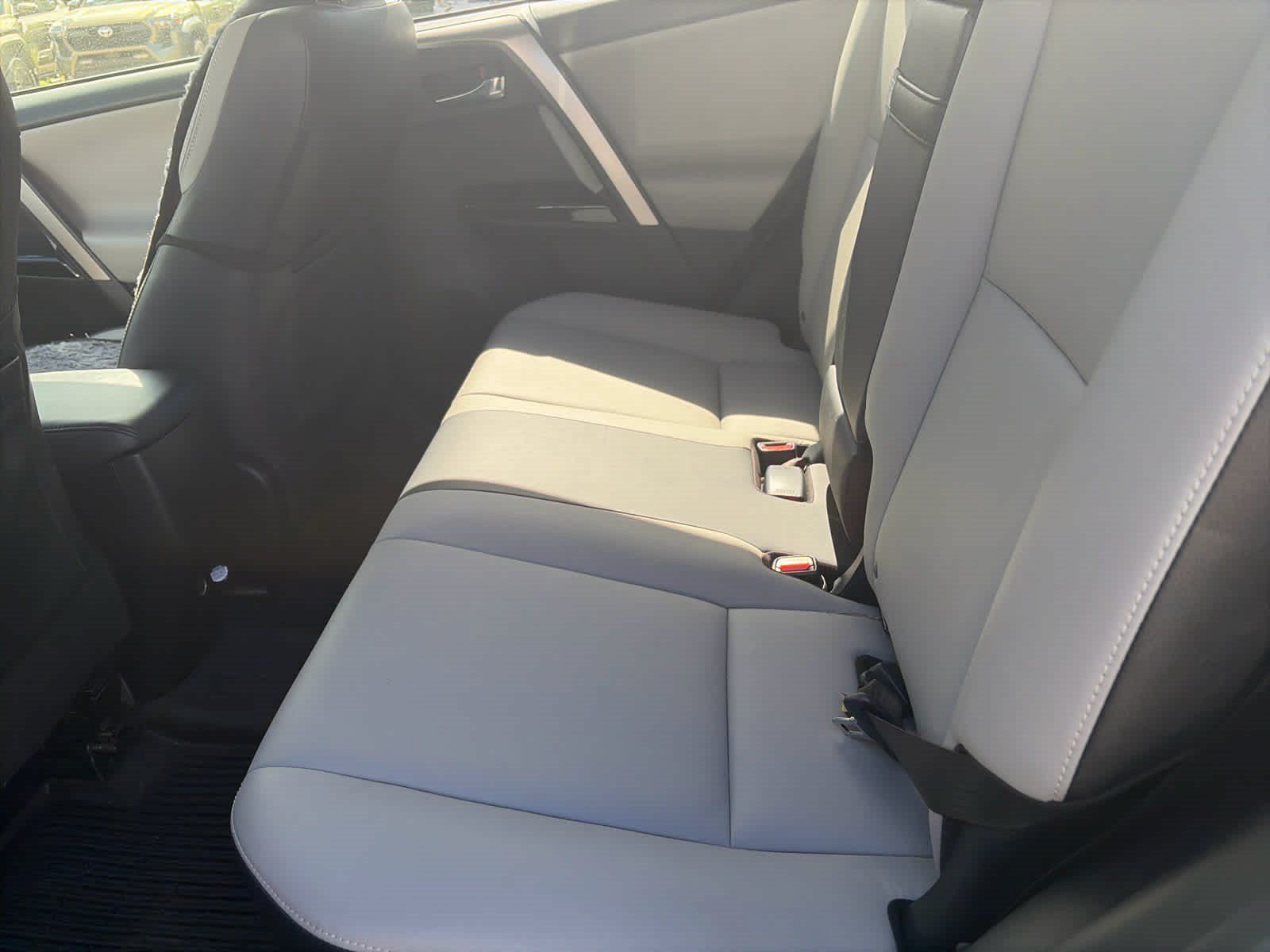 Used 2018 Toyota RAV4 Limited w/ Advanced Technology Package AWD/4WD image 8