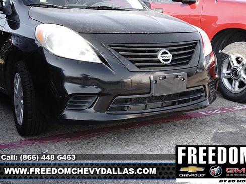 Used 2012 Nissan Versa S FWD image 2