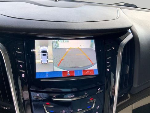 Used 2018 Cadillac Escalade Luxury AWD/4WD image 29