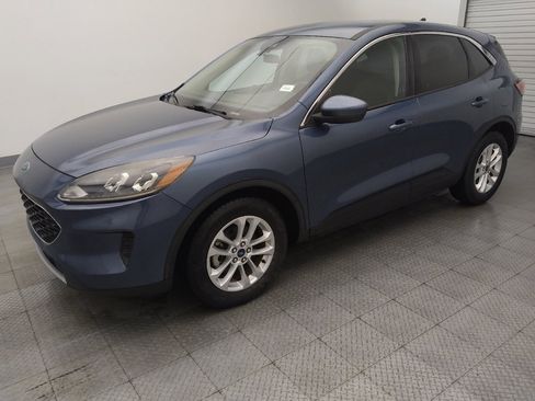 Used 2020 Ford Escape SE image 2