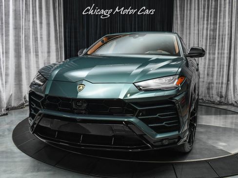 Used 2021 Lamborghini Urus AWD/4WD image 2