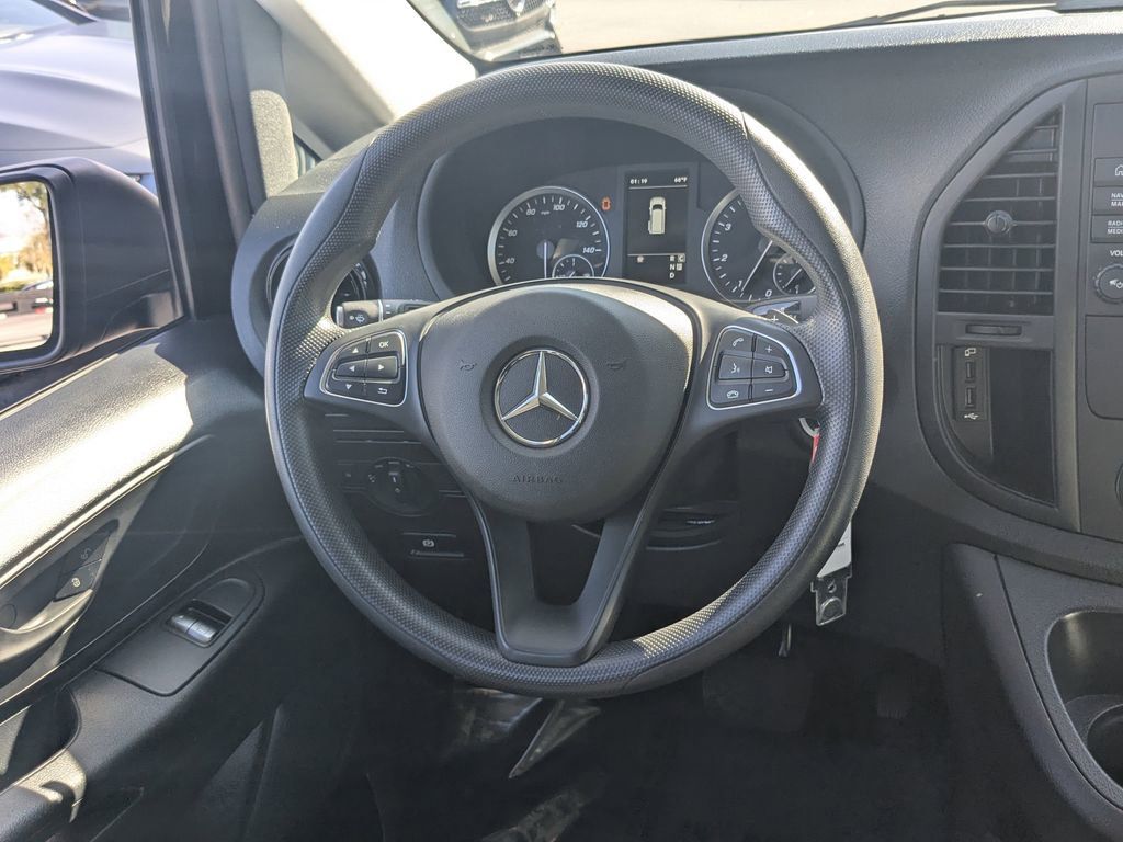 Used 2023 Mercedes-Benz Metris Passenger image 3