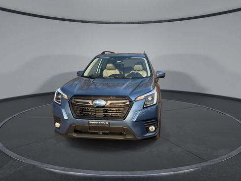 Used 2023 Subaru Forester Limited image 3