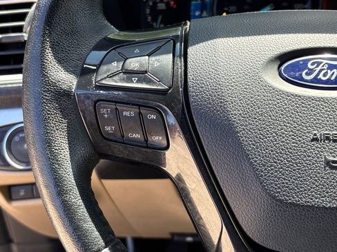 Used 2017 Ford Explorer XLT w/ Equipment Group 202A image 18