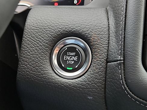 Used 2023 GMC Yukon Denali AWD/4WD image 24