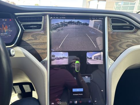 Used 2018 Tesla Model X 100D AWD/4WD image 19