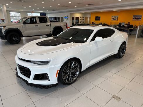 Used 2023 Chevrolet Camaro ZL1 image 1