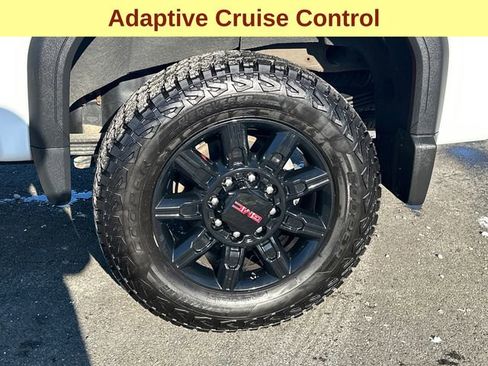 Used 2024 GMC Sierra 2500 AT4 w/ AT4 Preferred Package image 9