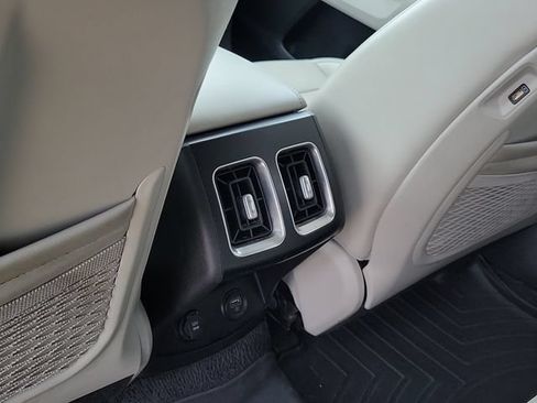 Used 2022 Kia Sorento S FWD image 29