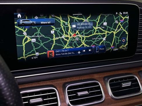 Used 2025 Mercedes-Benz GLS 450 4MATIC image 32