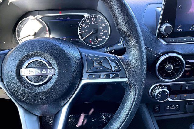 Used 2024 Nissan Sentra SV FWD image 12