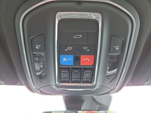 New 2026 Jeep Grand Cherokee Limited AWD/4WD image 13