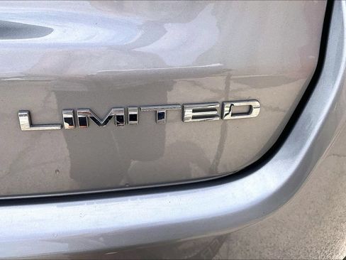 Used 2023 Jeep Compass Limited AWD/4WD image 8