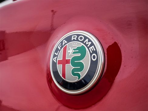 Used 2024 Alfa Romeo Stelvio Ti image 14