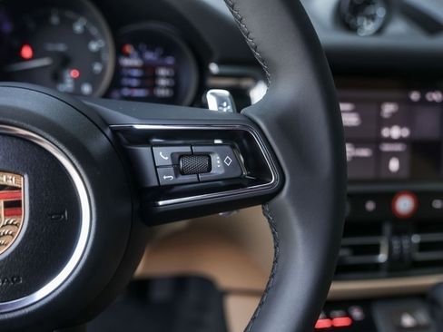 Certified 2026 Porsche Macan AWD/4WD image 19