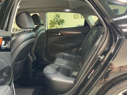 Used 2017 Kia Cadenza Technology FWD image 14