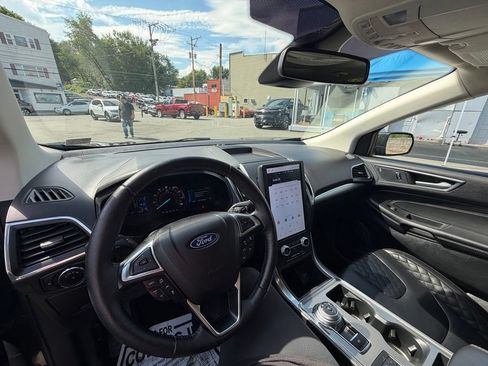 Used 2023 Ford Edge Titanium w/ Equipment Group 301A AWD/4WD image 22