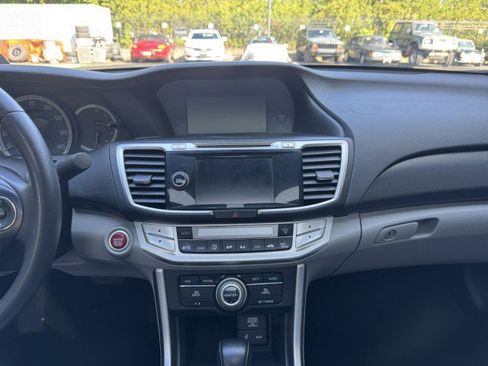 Used 2015 Honda Accord EX-L image 31