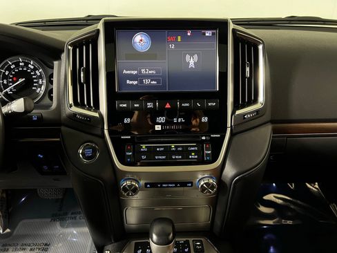 Used 2018 Toyota Land Cruiser w/ Four Season Floor Mat Package AWD/4WD image 19