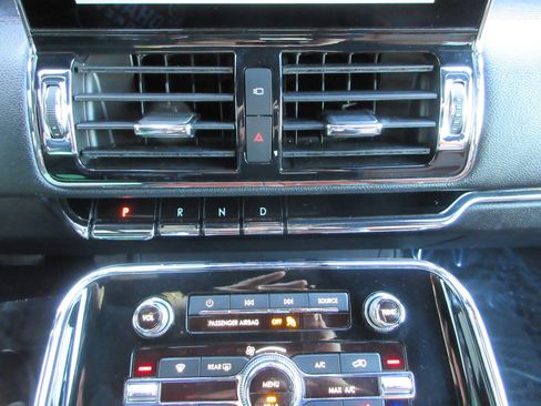 Used 2021 Lincoln Navigator Reserve w/ Cargo Convenience Package AWD/4WD image 45
