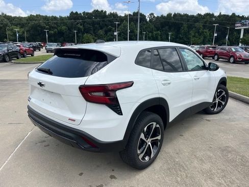 New 2026 Chevrolet Trax RS FWD image 7