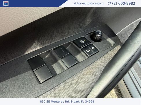 Used 2020 Toyota Corolla LE FWD image 32