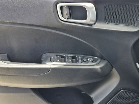 Used 2022 Hyundai Venue SEL w/ Cargo Package FWD image 27
