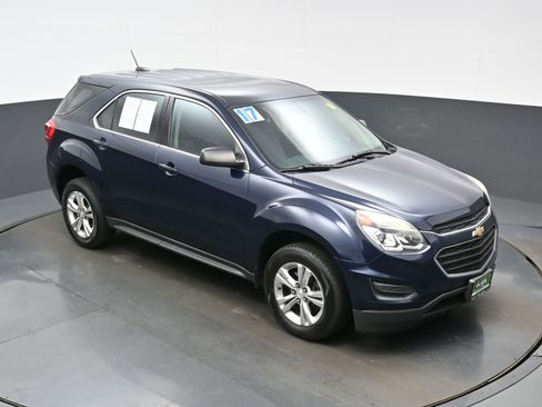 Used 2017 Chevrolet Equinox LS FWD image 36