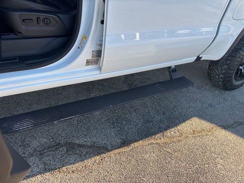 Used 2021 GMC Sierra 1500 AT4 w/ Technology Package image 31