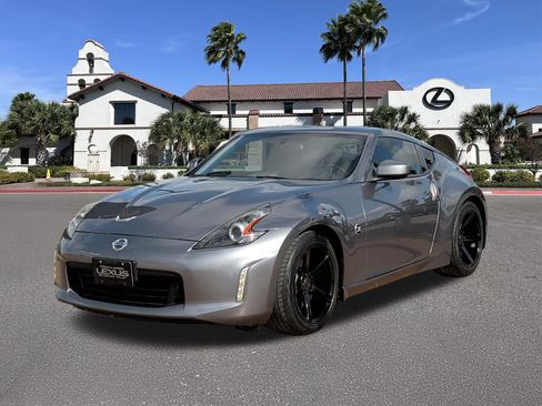 Used 2019 Nissan 370Z Coupe RWD image 5