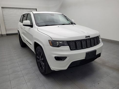 Used 2019 Jeep Grand Cherokee Altitude AWD/4WD image 13