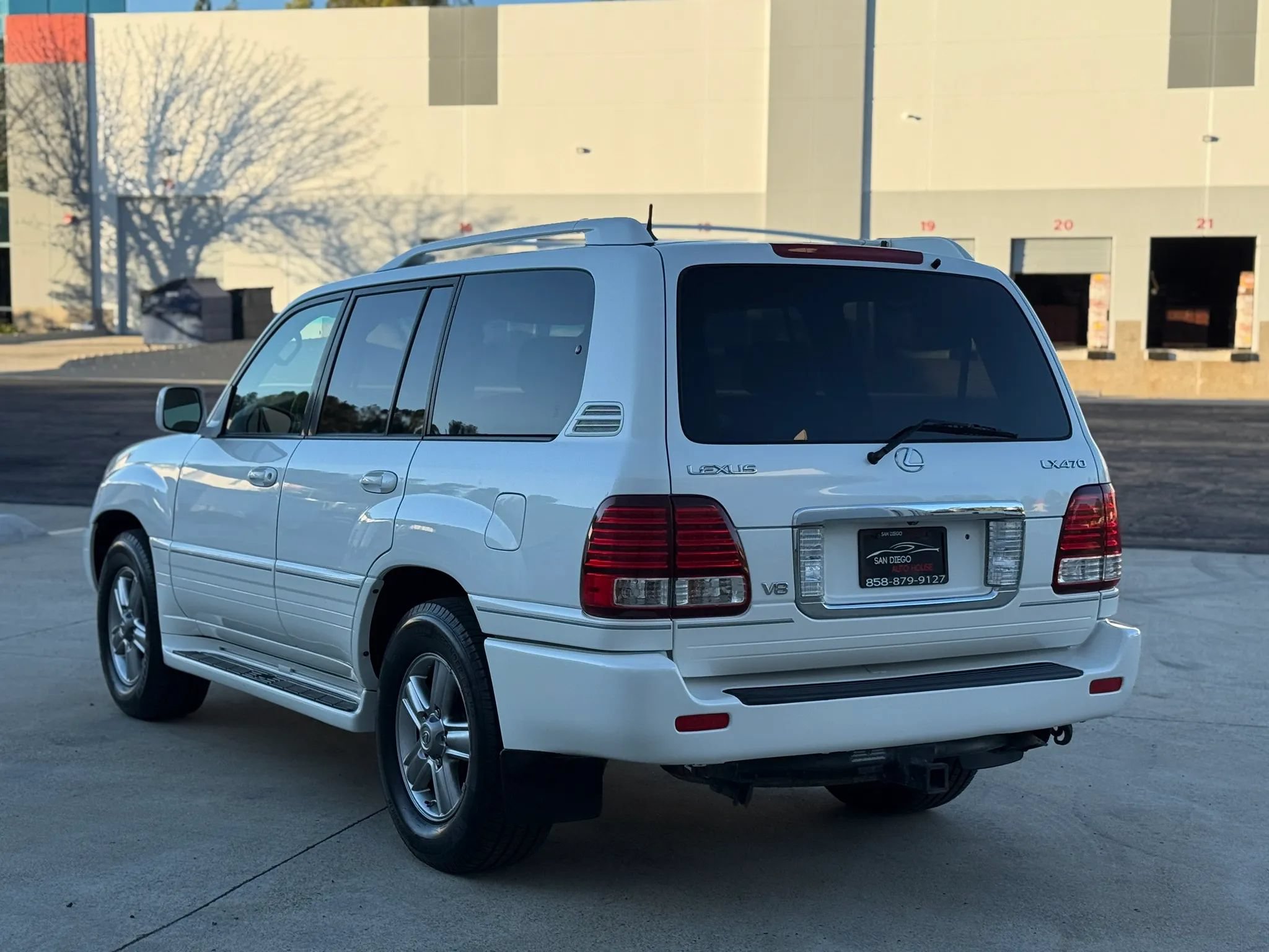 Used 2006 Lexus LX 470 4WD w/ Preferred Accessory Pkg image 39