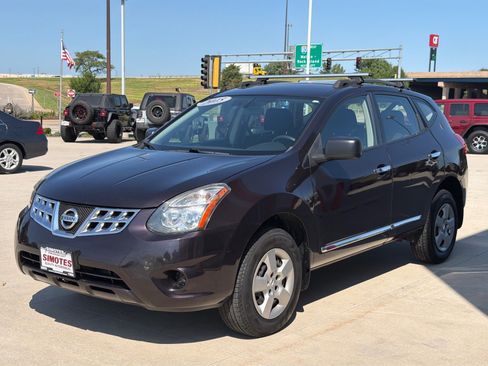 Used 2015 Nissan Rogue S FWD image 4