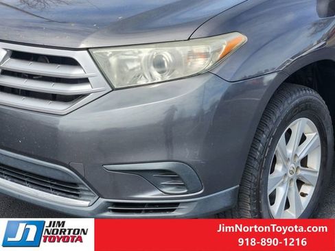 Used 2011 Toyota Highlander Base image 11