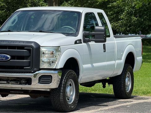Used 2014 Ford F250 XL w/ Power Equipment Group AWD/4WD image 20