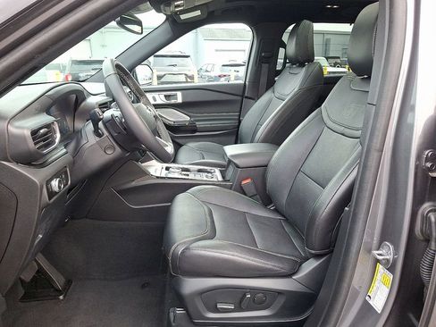 Used 2022 Ford Explorer ST w/ Equipment Group 401A image 17