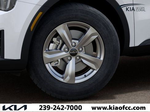New 2026 Kia Sorento LX FWD image 9