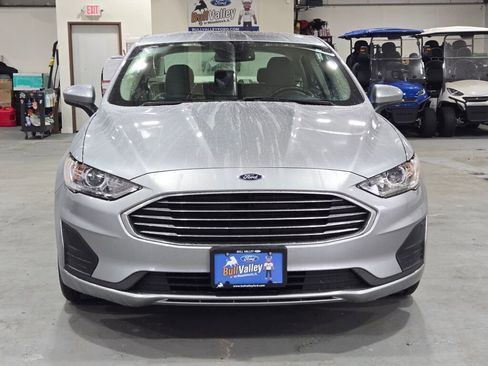 Used 2020 Ford Fusion SE image 4
