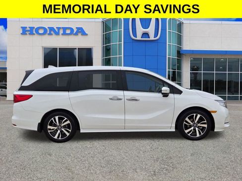 Used 2024 Honda Odyssey Touring image 2