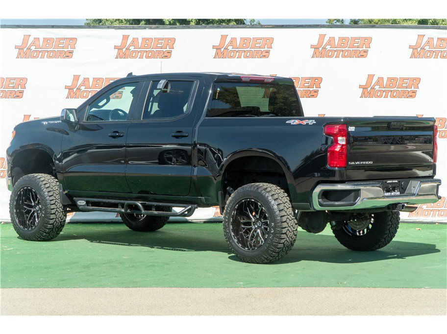 Used 2026 Chevrolet Silverado 1500 LT AWD/4WD image 4