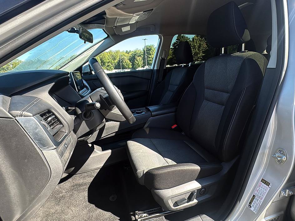 Certified 2025 Nissan Rogue SV AWD/4WD image 19