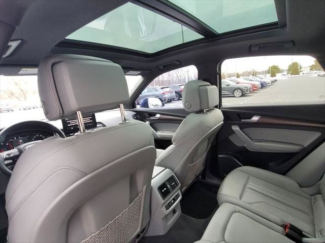 Used 2023 Audi Q5 2.0T Premium w/ Convenience Package AWD/4WD image 14