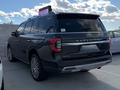 Used 2024 Ford Expedition Limited image 3