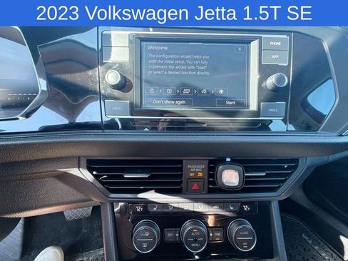 Used 2023 Volkswagen Jetta SE w/ Panoramic Sunroof Package FWD image 18
