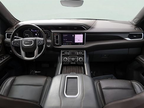 Used 2021 GMC Yukon Denali w/ Denali Premium Package image 29